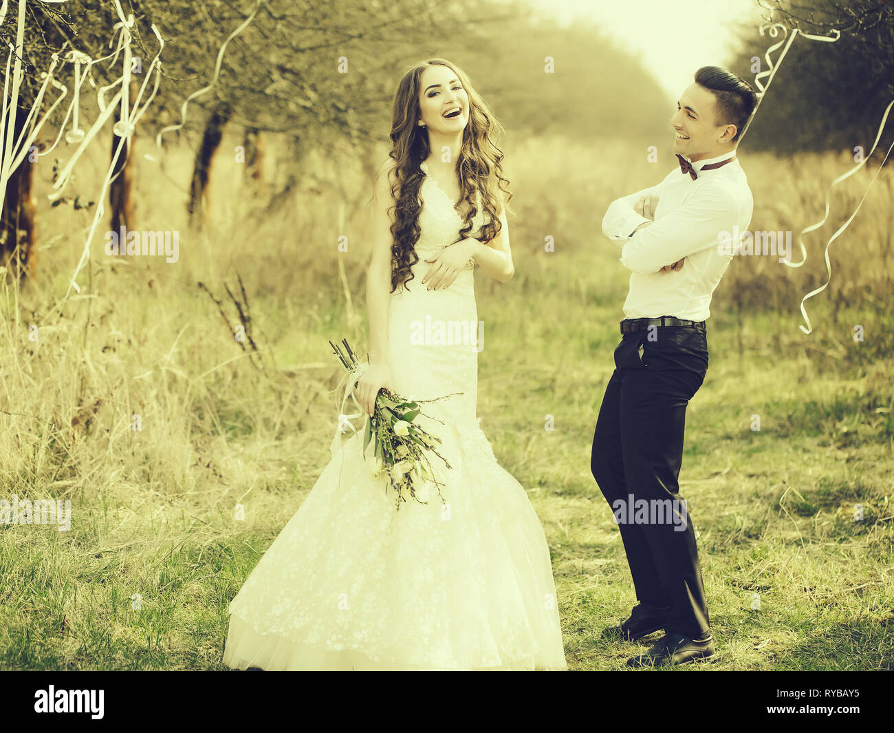 Happy wedding couple Stock Photo - Alamy
