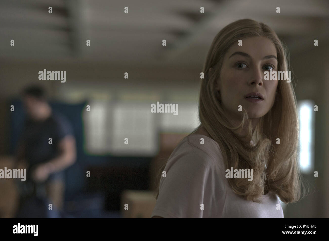 Rosamund Pike Gone Girl 2014 Stock Photo Alamy