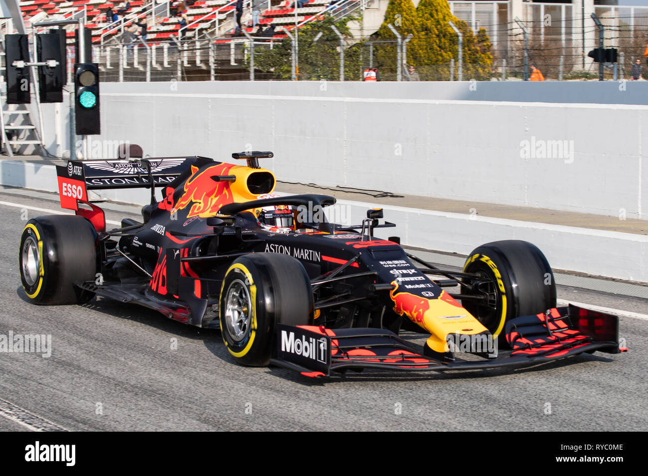 Barcelona, Spain. Feb 20th, 2019- Max Verstappen of Netherlands with 33  Aston Martin Red Bull Racing RB15 on track day three of F1 Winter Test at  Circ Stock Photo - Alamy