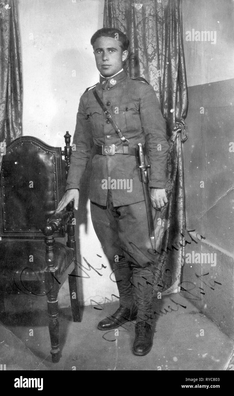 Spanish medical unit soldier, Spanish Republic 1935 Stock Photo