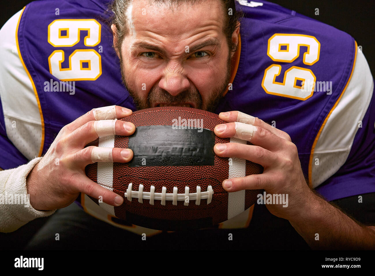 Muscles rugby ball hires stock photography and images Alamy