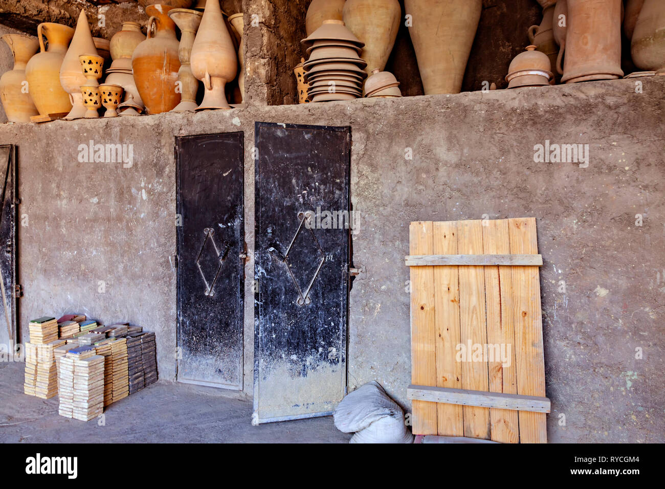 Ceramics factory hires stock photography and images Alamy