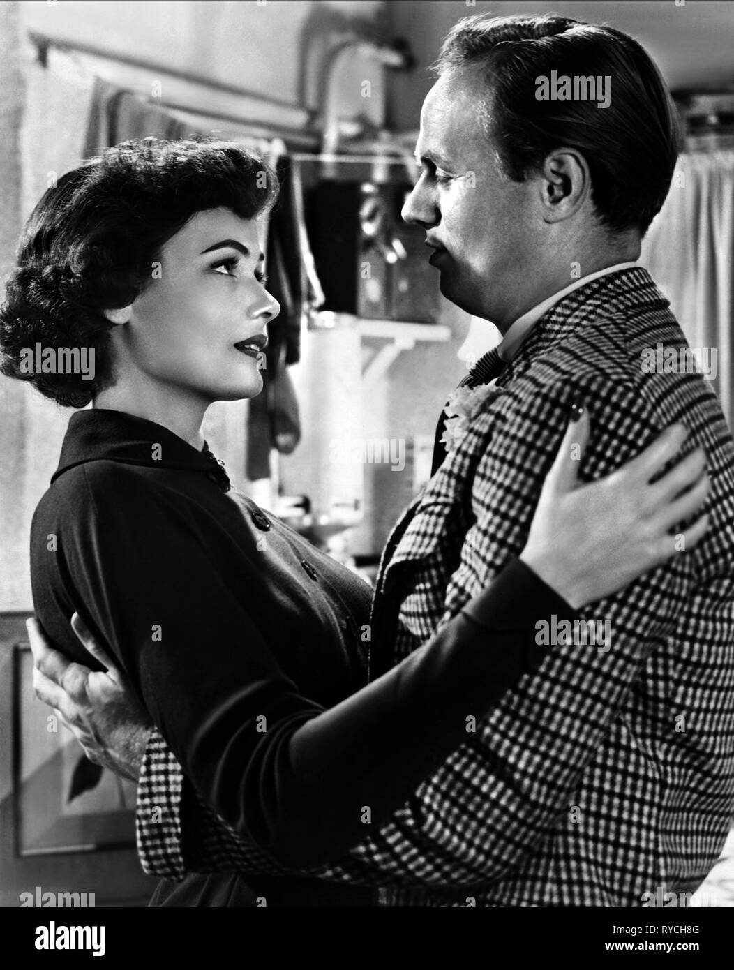 GENE TIERNEY, RICHARD WIDMARK, NIGHT AND THE CITY, 1950 Stock Photo