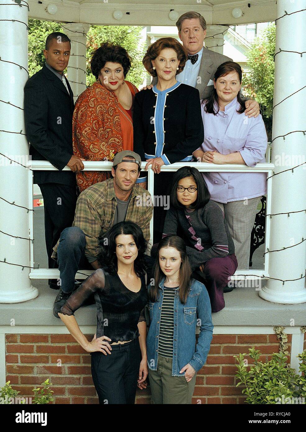 LAUREN GRAHAM, ALEXIS BLEDEL, SCOTT PATTERSON, KEIKO AGENA, YANIC  TRUESDALE, LIZ TORRES, KELLY BISHOP, EDWARD HERRMANN,MELISSA MCCARTHY,  GILMORE GIRLS, 2000 Stock Photo - Alamy