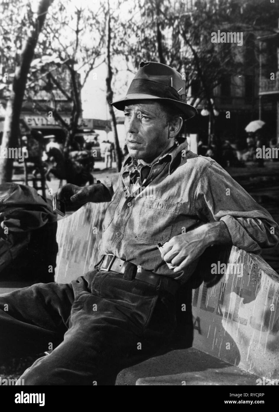 HUMPHREY BOGART, THE TREASURE OF THE SIERRA MADRE, 1948 Stock Photo