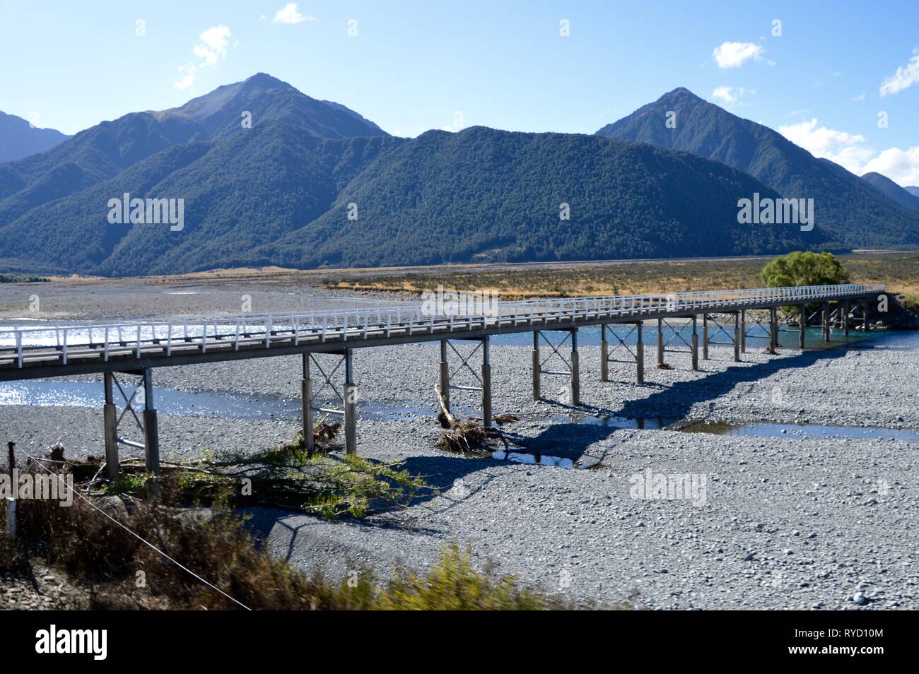 Between australian and pacific plate hi-res stock photography and ...