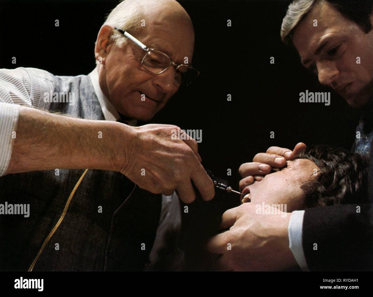 LAURENCE OLIVIER, DUSTIN HOFFMAN, MARATHON MAN, 1976 Stock Photo Alamy