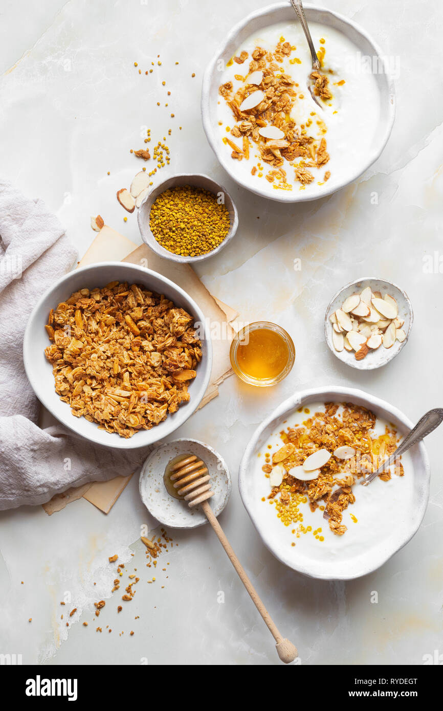 Homemade Yogurt and granola breakfast Stock Photo - Alamy