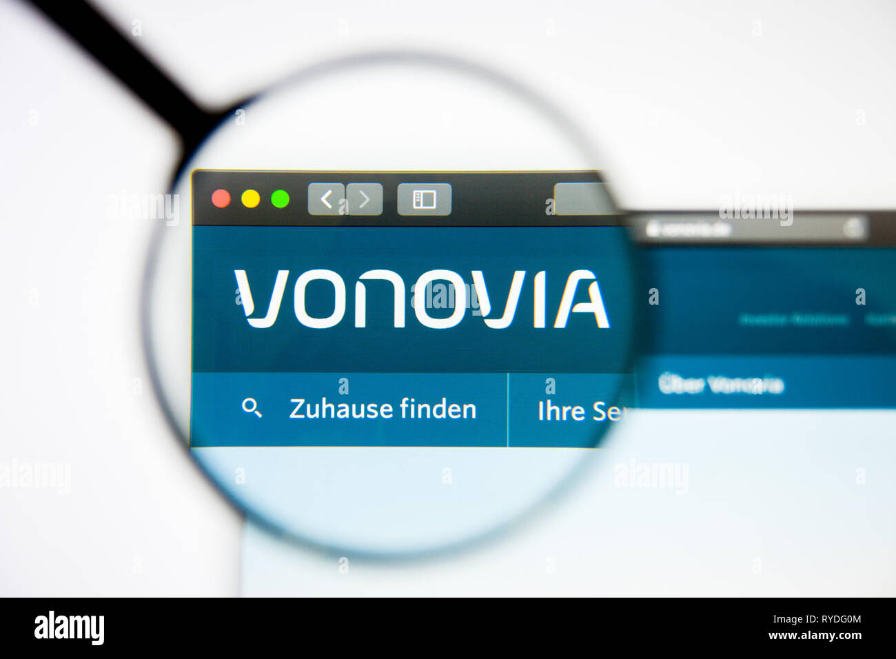 Los Angeles, California, USA - 5 March 2019: Vonovia website homepage. Vonovia logo visible on display screen, Illustrative Editorial Stock Photo