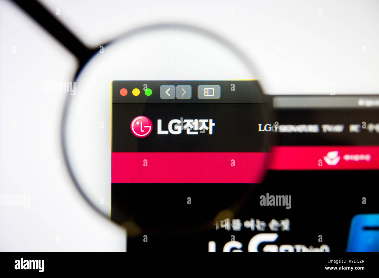 Los Angeles, California, USA - 5 March 2019: LG Electronics website homepage. LG Electronics logo visible on display screen, Illustrative Editorial Stock Photo