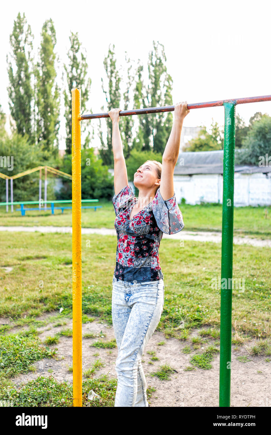 Reverse pull up bar hotsell