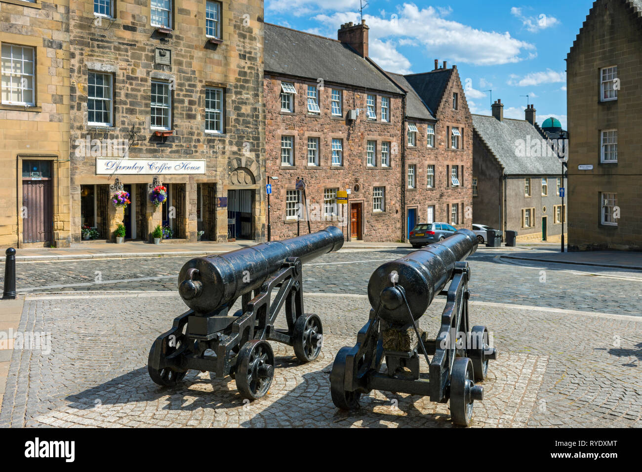 Field cannons on the corner of Broad Street, Stirling, Stirlingshire, Scotland, UK Stock Photo