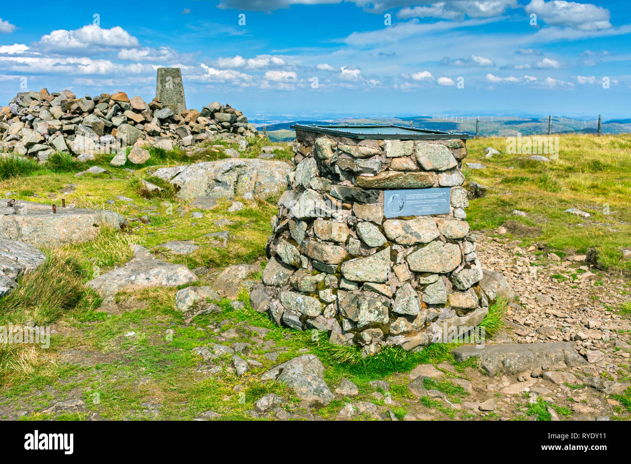 The viewpoint indicator and trig point at the summit of Ben Cleuch in the Ochil Hills, Clackmannanshire, Scotland, UK Stock Photo