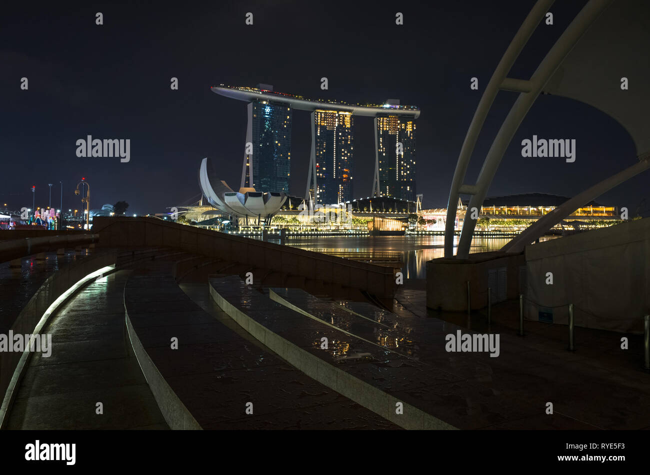 Marina bay sands hotel summer hi-res stock photography and images - Alamy