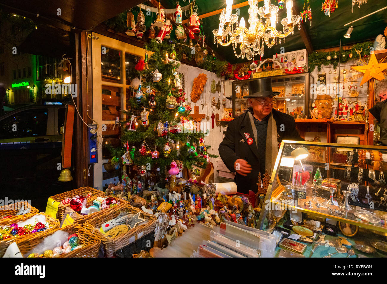Cologne Christmas Market, Cologne, Germany, Europe Stock Photo - Alamy