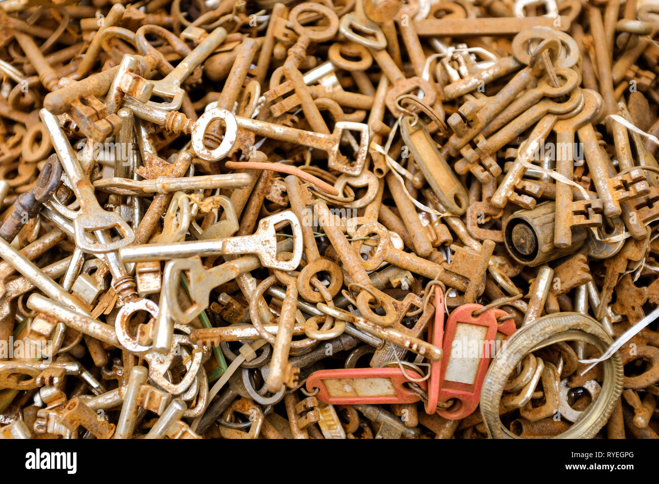 02.03.2019, Brussels, Belgium - old, rusty keys at the flea market on Place du Jeu du Balle / Vossenplein in the Marolles district in Brussels Bruesse Stock Photo