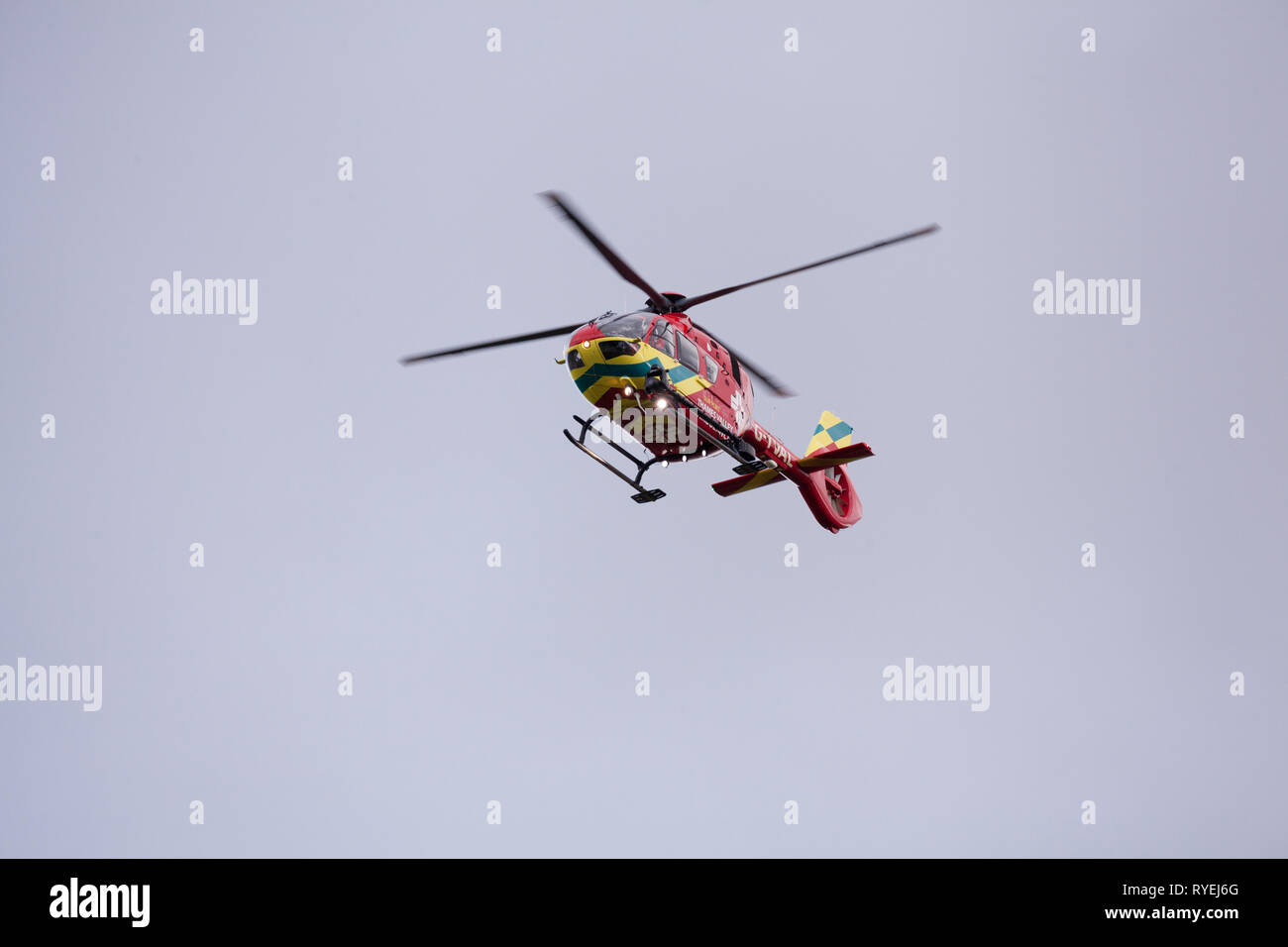 Ambulance staff england hi-res stock photography and images - Alamy