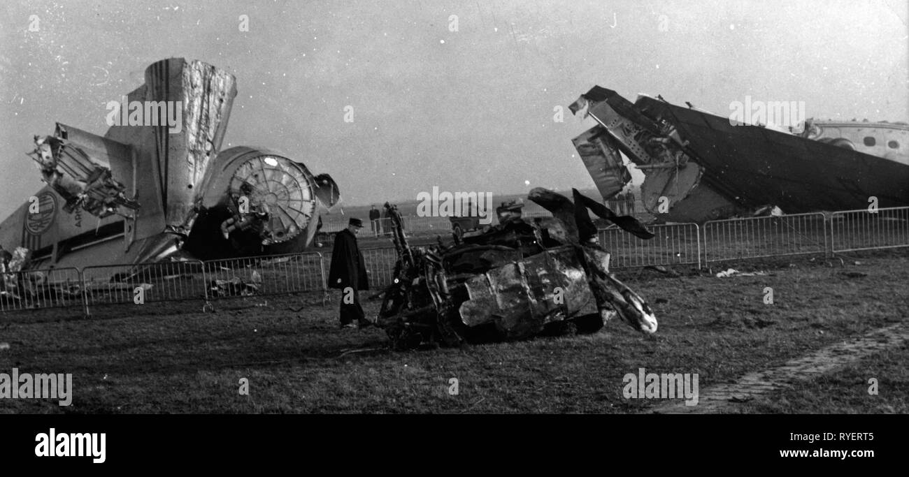 transport / transportation, aviation, accident, crash of a military aircraft, France, 1950s, Additional-Rights-Clearance-Info-Not-Available Stock Photo