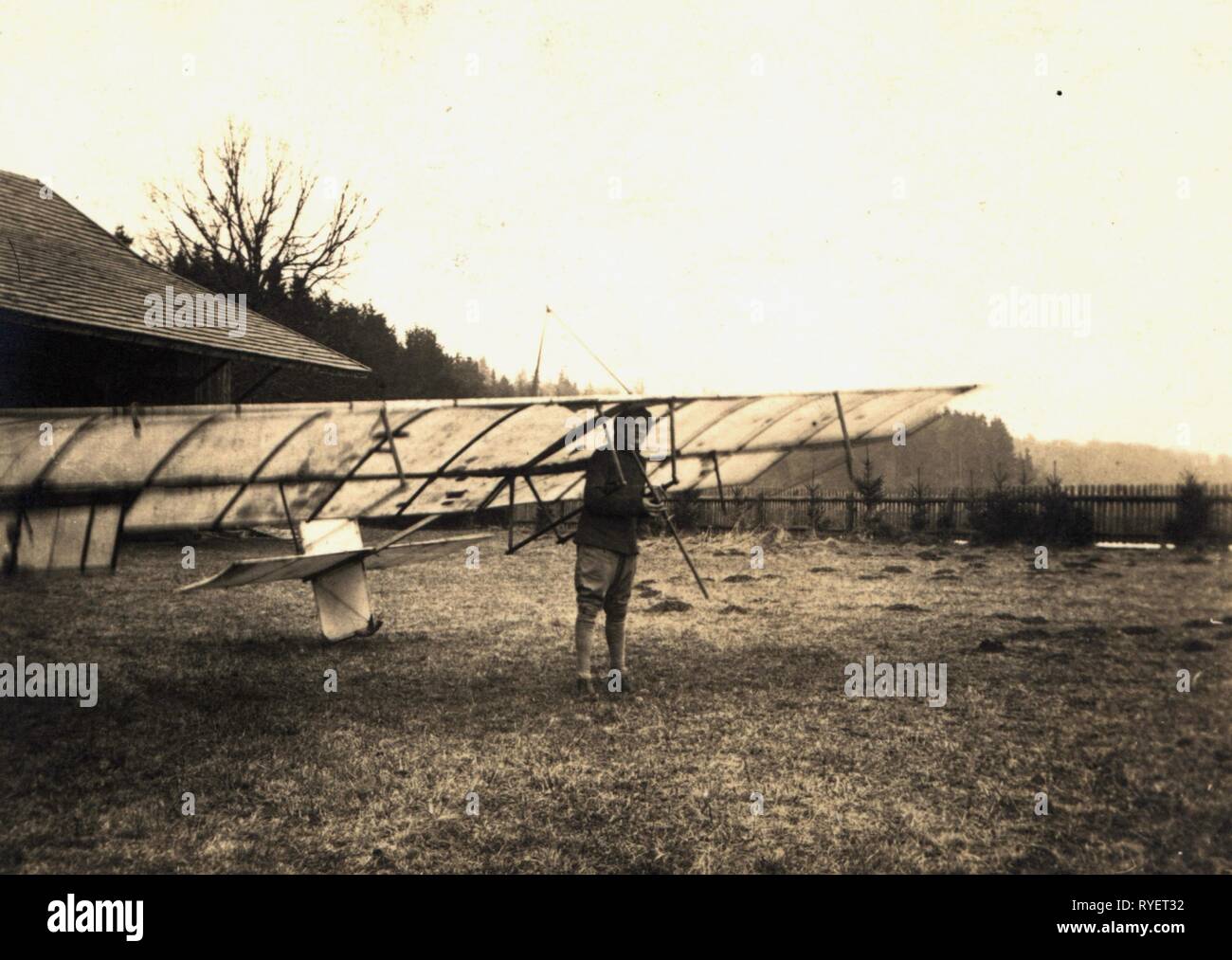 transport / transportation, aviation, gliding, glider, picture postcard, L. Koehler, Munich, circa 1910, Additional-Rights-Clearance-Info-Not-Available Stock Photo