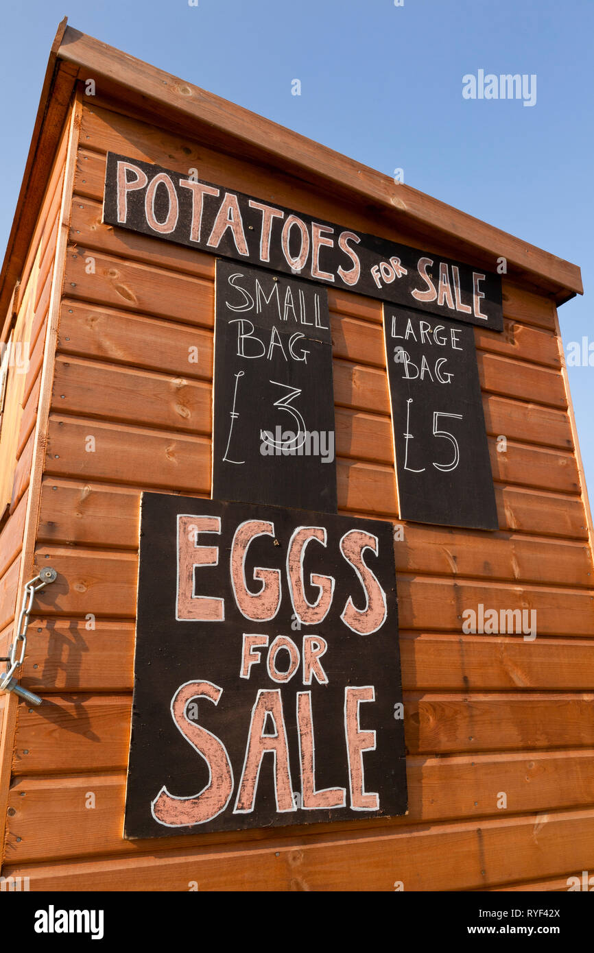 Eggs for sale signs hires stock photography and images Alamy