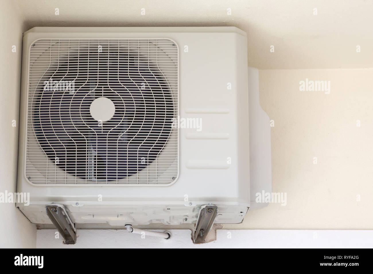 Air conditioner compressor hires stock photography and images Alamy