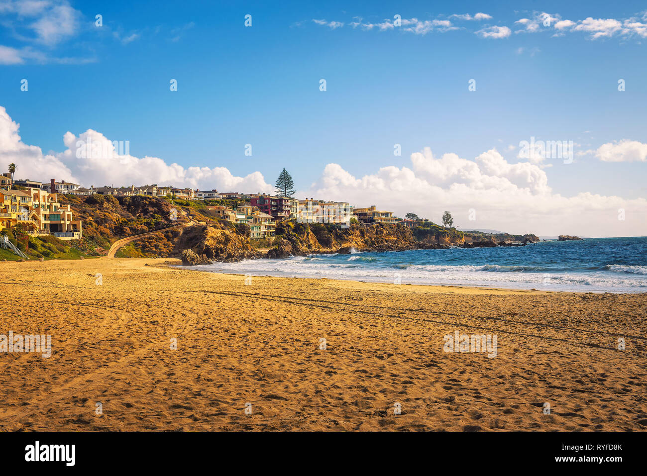 Luxury homes above Corona Del Mar State Beach n California Stock Photo
