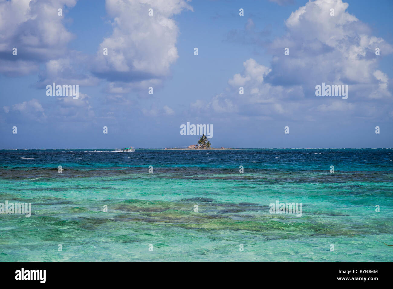 San Blas Islands in the Caribbean sea of Panama with boats Stock Photo