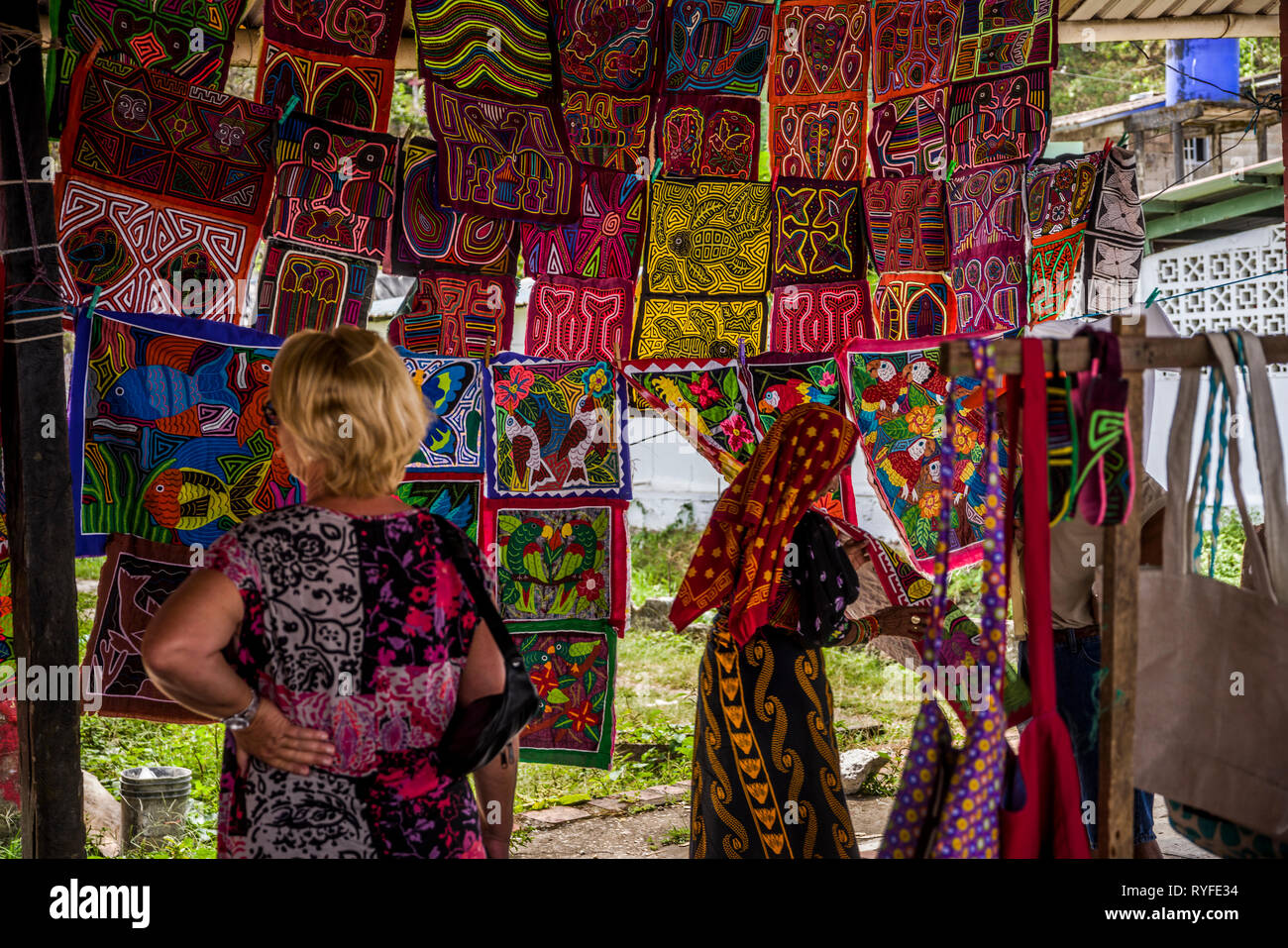 Molas on sale in San Blas, Panama Stock Photo Alamy