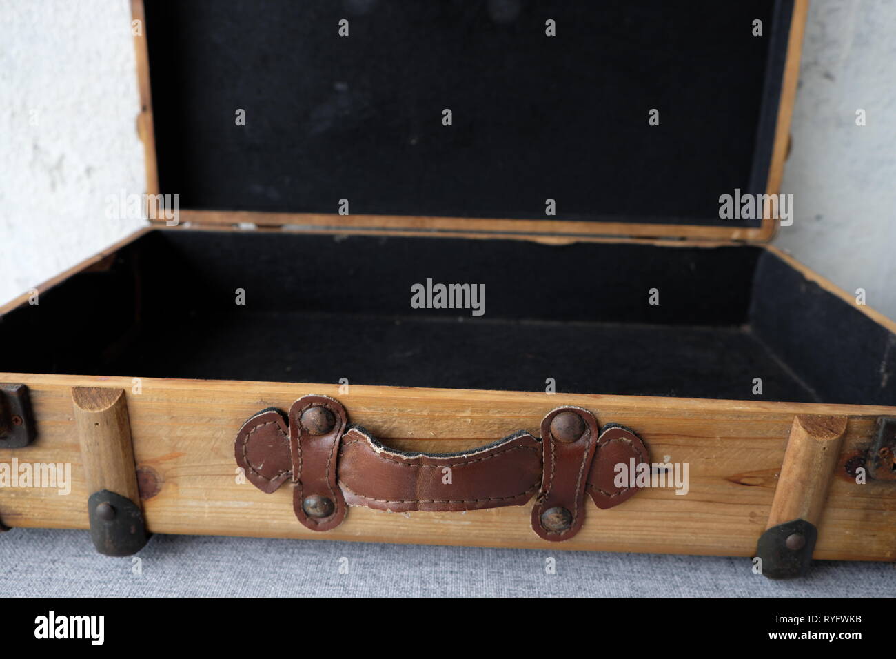 Old suitcase. travel bag vintage style Stock Photo Alamy