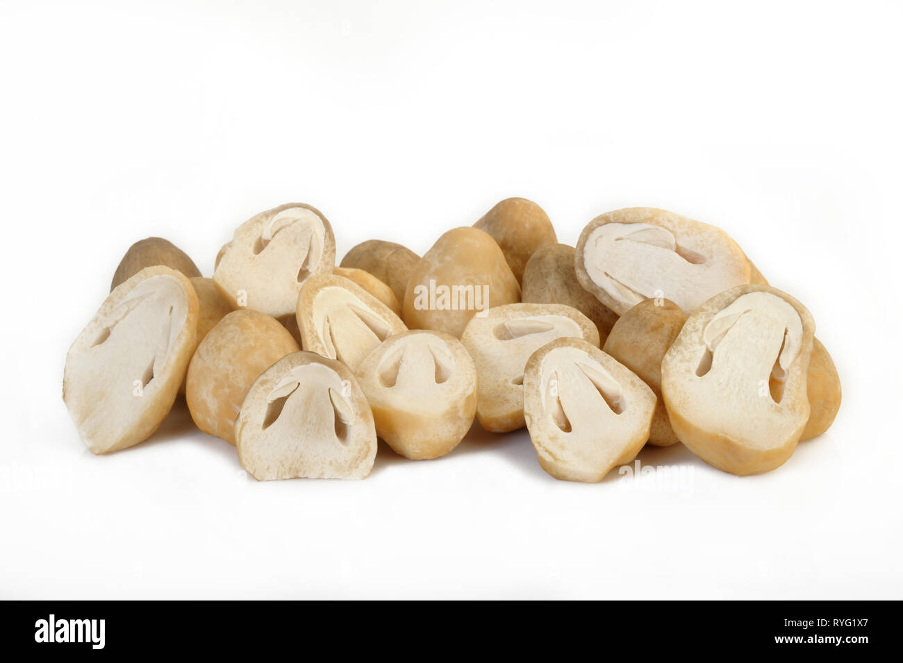 Straw mushrooms isolated on white background Stock Photo - Alamy