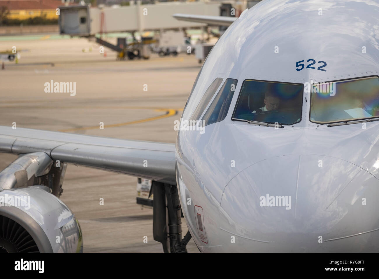 Business jet cockpit pilot hi-res stock photography and images - Alamy