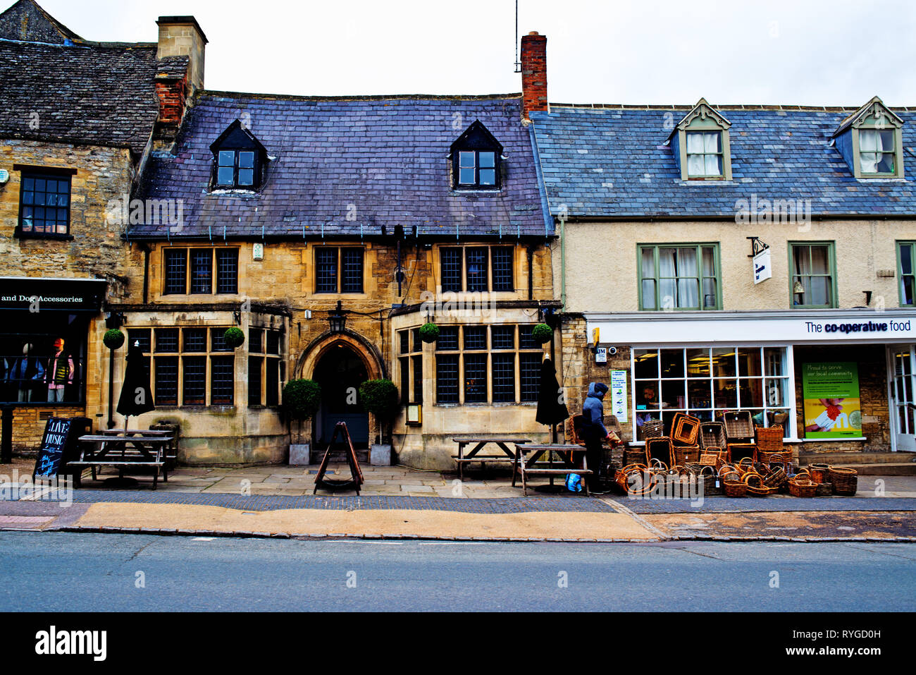 Burford High street, Burford, Oxfordshire, England Stock Photo Alamy