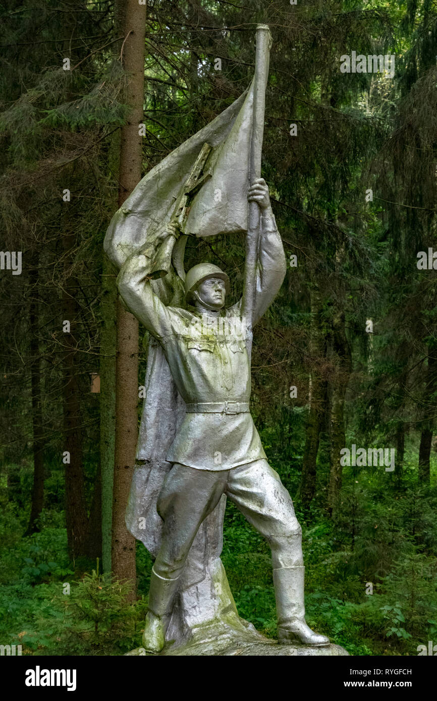 Sculpture of a Russian soldier raising a flag in Lithuania, an example of Socialist Realist statues gathered from around the former Soviet Union Stock Photo