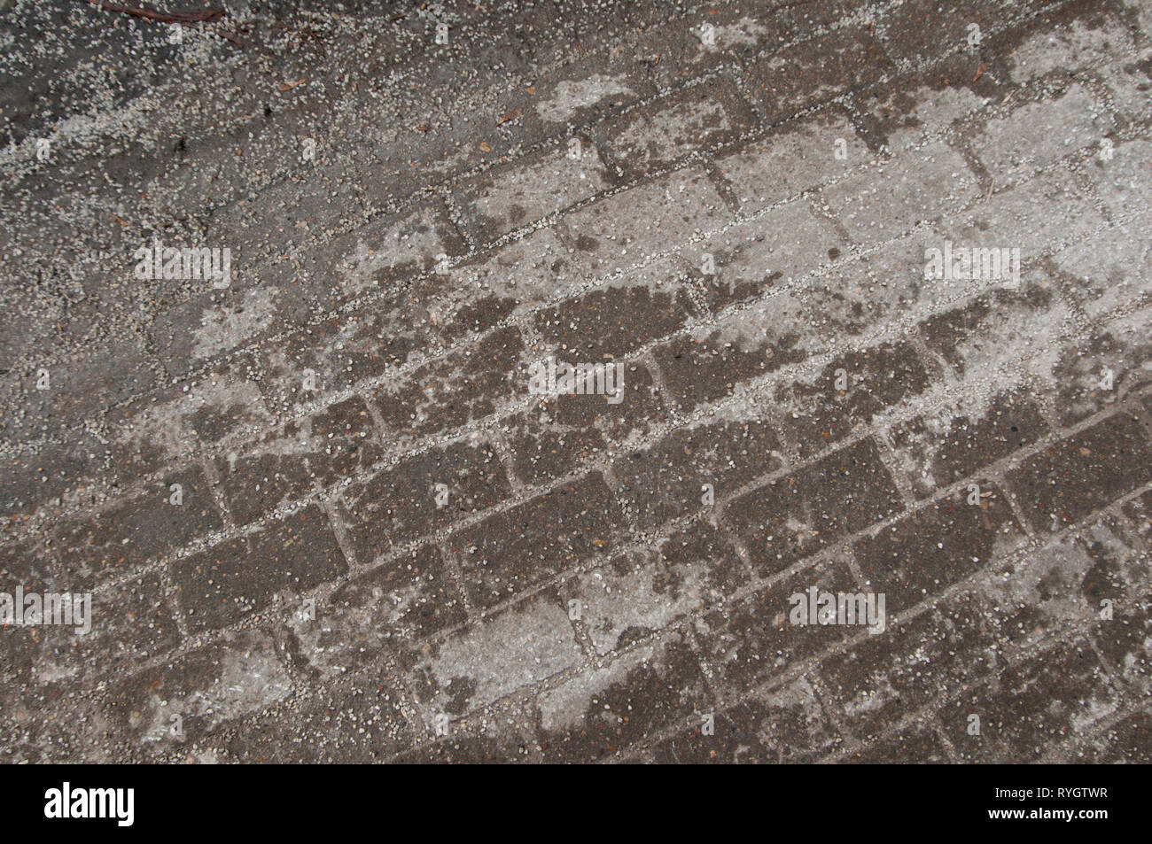 Deicing chemicals on asphalt road in Moscow Stock Photo Alamy
