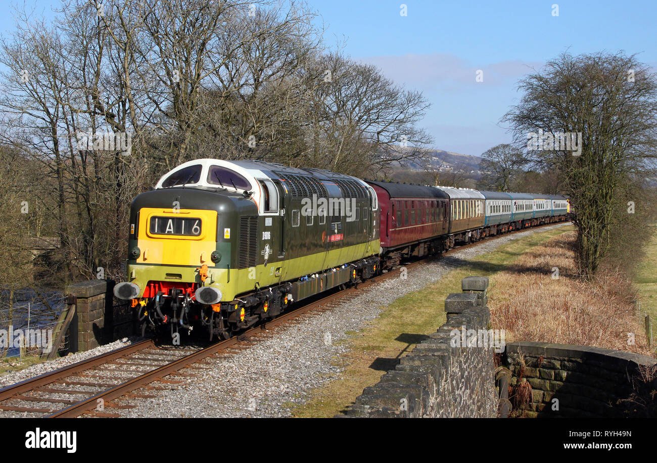 Deltic D9016 passes Irwell Vale on the East Lancs Railway Stock Photo