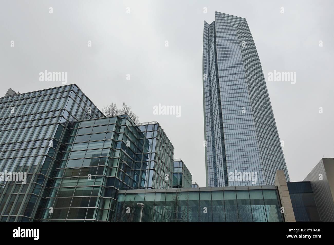 OKLAHOMA CITY, OK -2 MAR 2019- View Of The Devon Energy Center (Devon ...