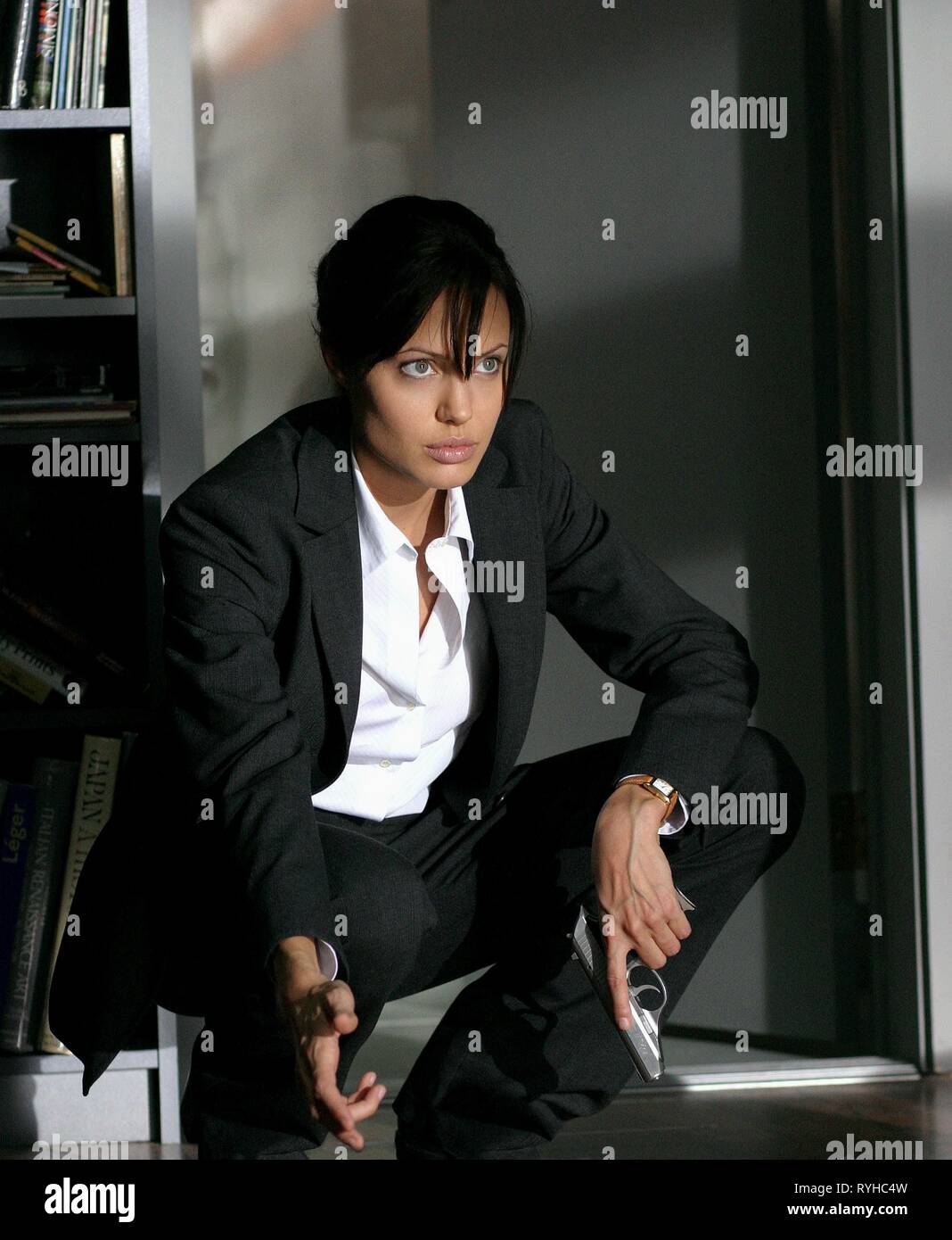 Angelina Jolie Taking Lives 2004 Stock Photo Alamy