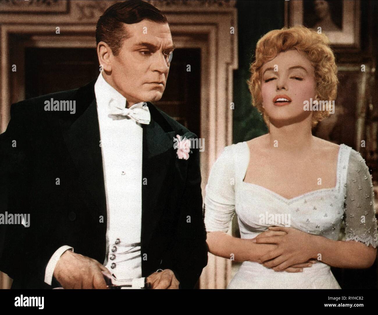 LAURENCE OLIVIER, MARILYN MONROE, THE PRINCE AND THE SHOWGIRL, 1957 Stock Photo