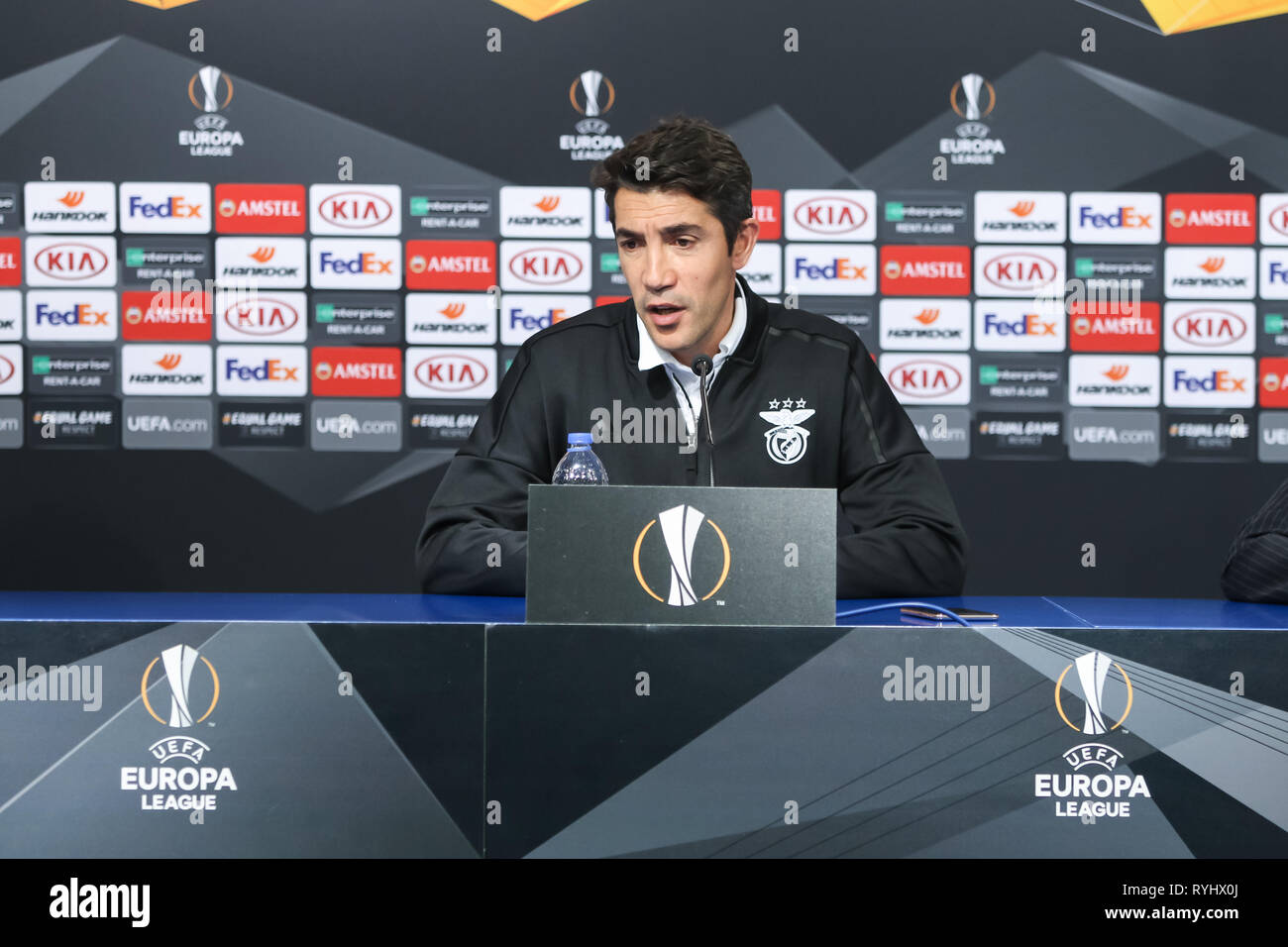 Benfica coach hires stock photography and images Alamy