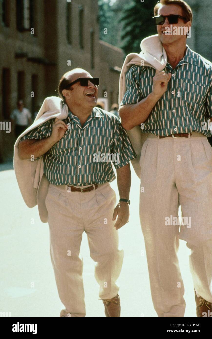 DANNY DEVITO, ARNOLD SCHWARZENEGGER, TWINS, 1988 Stock Photo