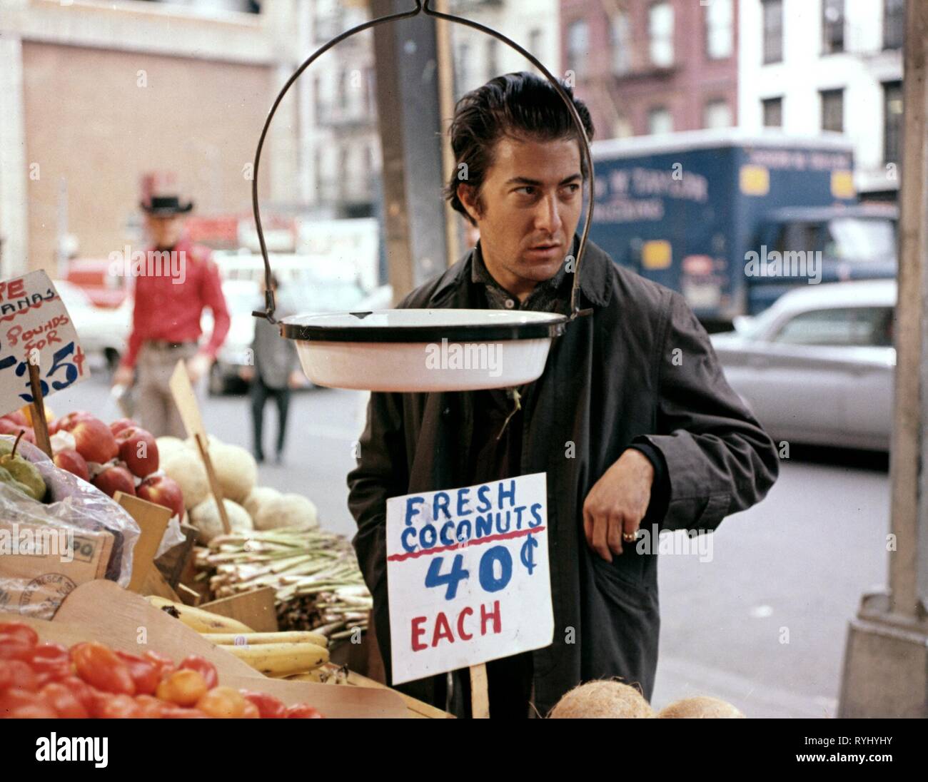 DUSTIN HOFFMAN, MIDNIGHT COWBOY, 1969 Stock Photo - Alamy