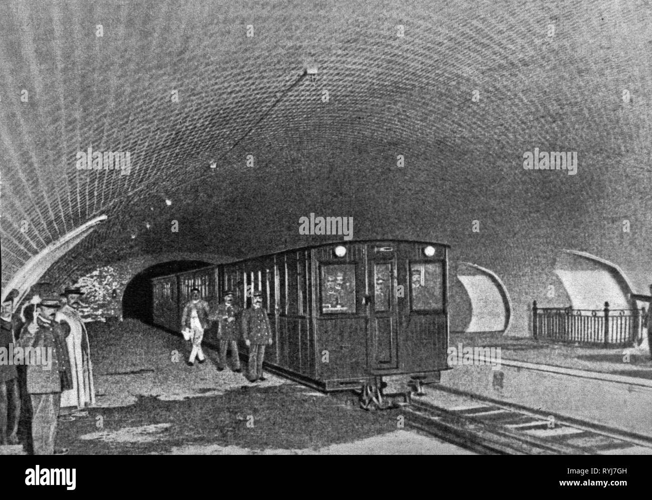 Paris Metro 1900 High Resolution Stock Photography and Images - Alamy