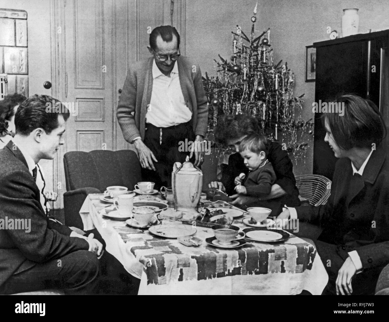 Christmas, Christmas dinner, family in living-room with coffee and cake and Christmas tree, 1964, Additional-Rights-Clearance-Info-Not-Available Stock Photo