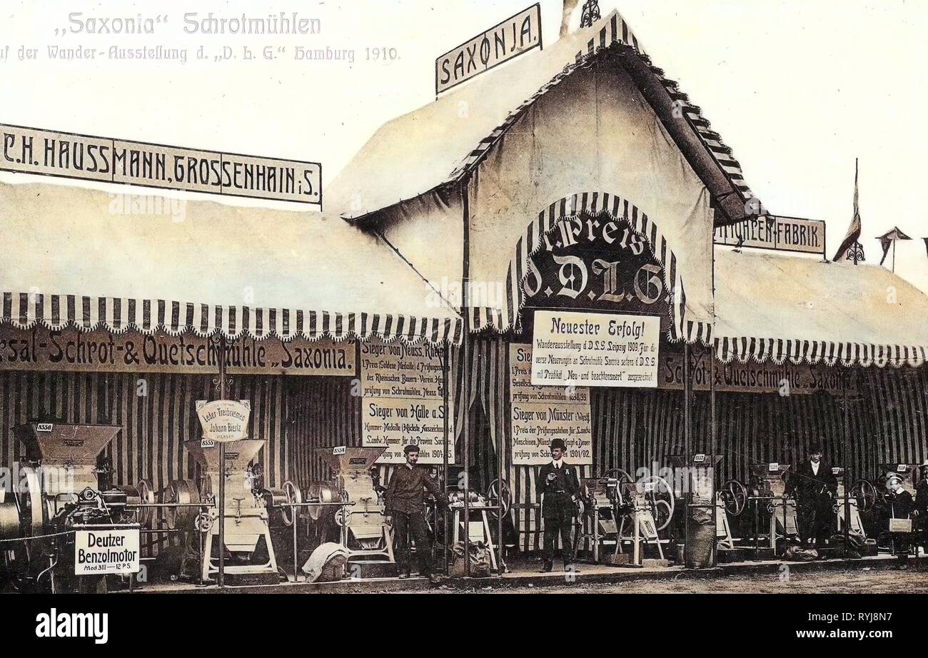 Exhibitions in Hamburg, Mills in Hamburg, Industry in Saxony, Deutsche Landwirtschafts-Gesellschaft, Texts, 1910, Germany, Hamburg, Saxonia Schrotmühlen auf der Wanderausstellung Stock Photo