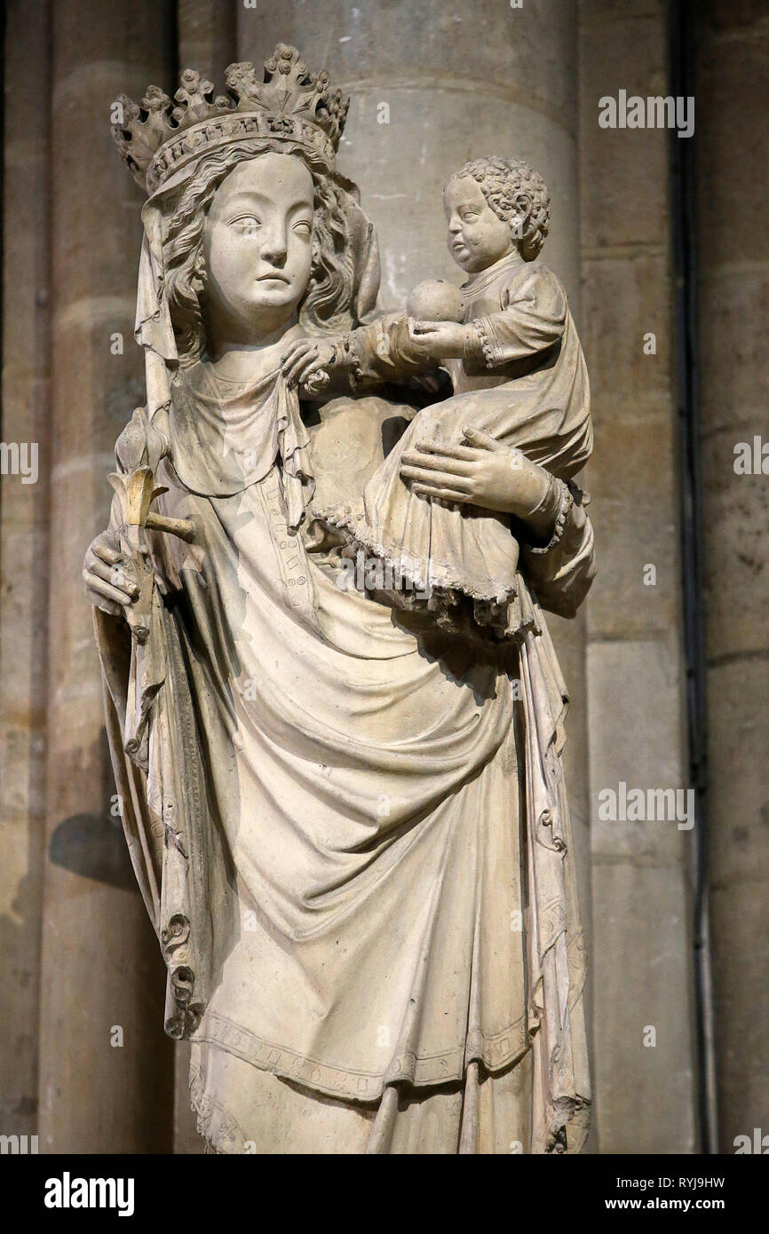 Virgin Mary statue at Notre Dame cathedral, Paris, France. Stock Photo