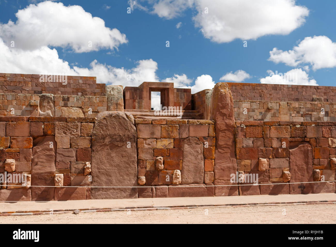 Ruins Of A Prehistoric Tiahuanaco Tiwanaku In Bolivia Stock Photo Alamy Ruins Of A Prehistoric Tiahuanaco Tiwanaku In Bolivia Stock Photo Alamy