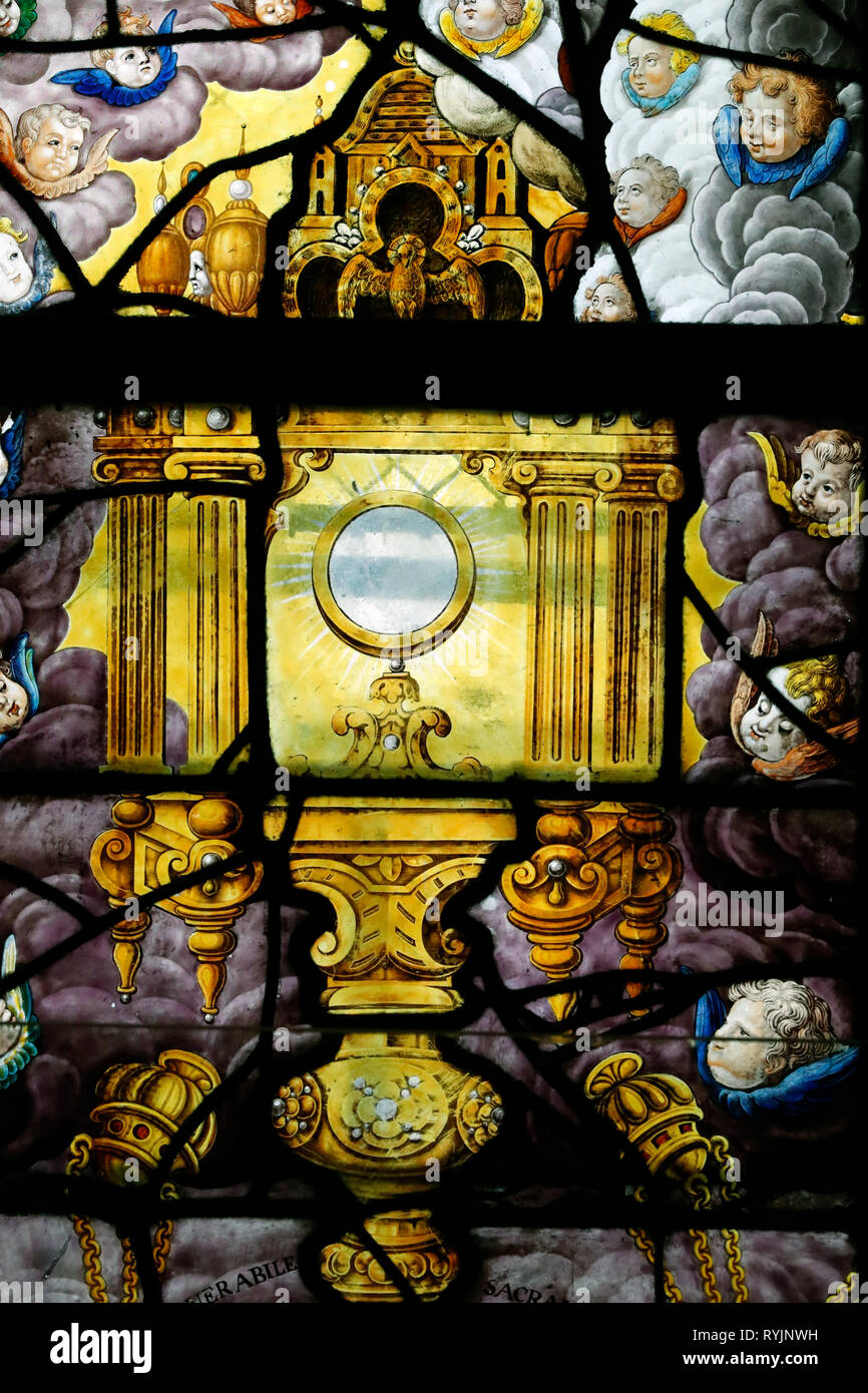 Monstrance Host High Resolution Stock Photography And Images Alamy
