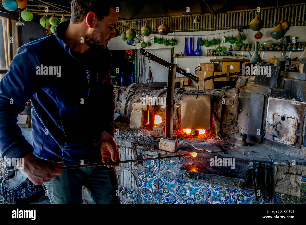 Ceramic pottery middle east hires stock photography and images Alamy