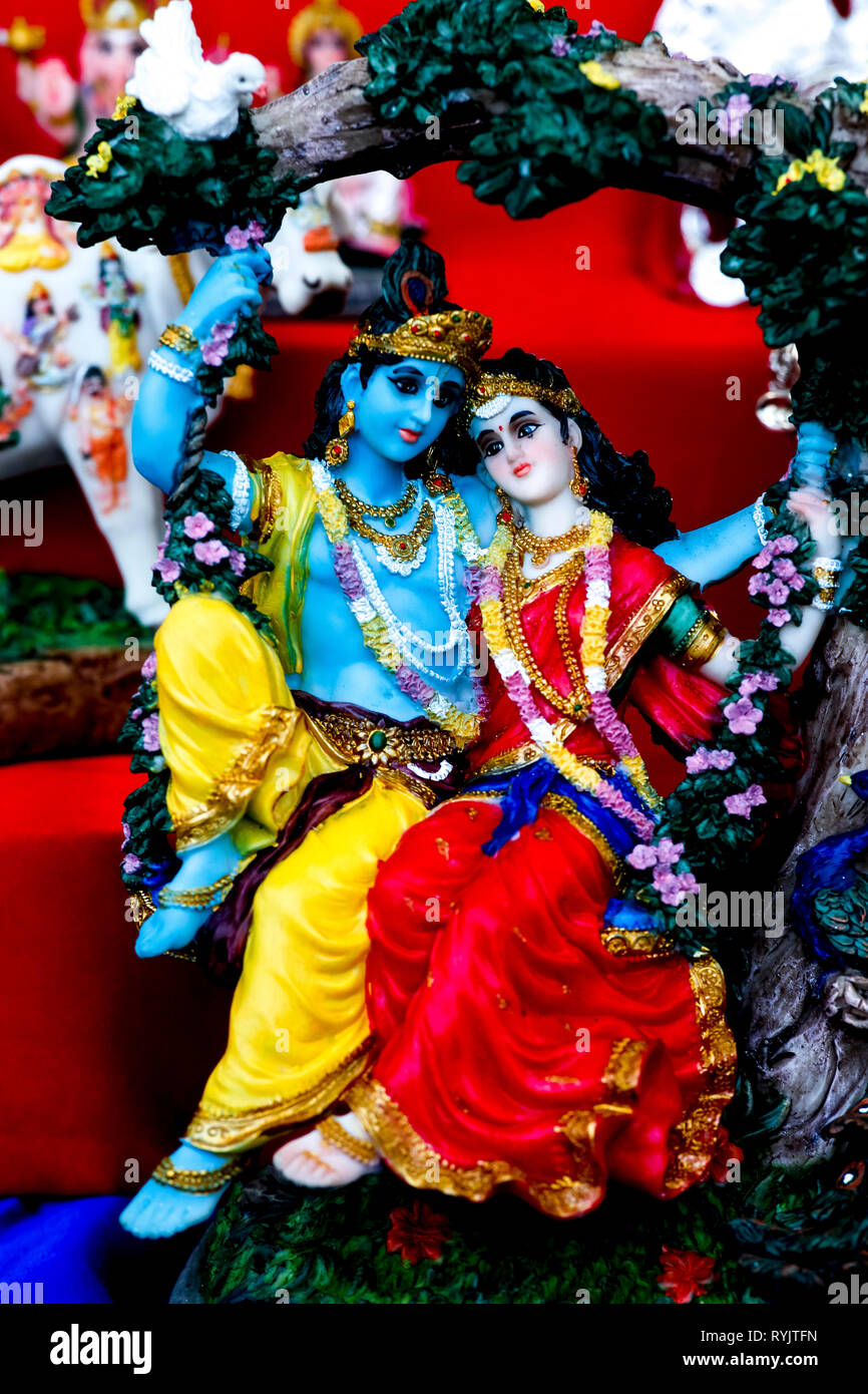 Radha krishna statue hi-res stock photography and images - Alamy