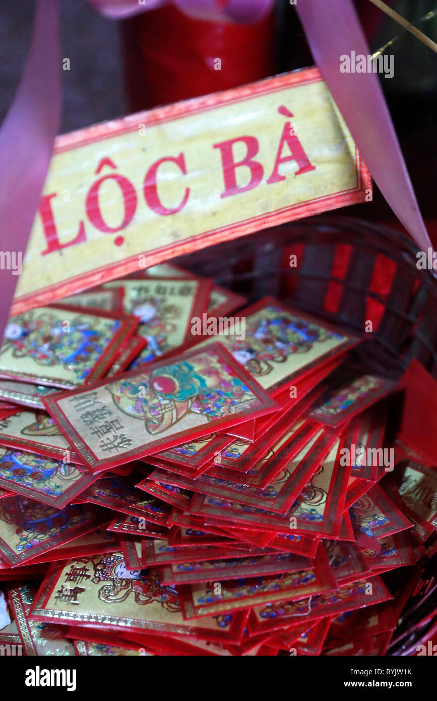 Taoist Temple Red Envelopes Hongbao For Chinese New Year Red Color Is A Symbol Of Good Luck Ho Chi Minh City Vietnam Stock Photo Alamy Taoist Temple Red Envelopes Hongbao For Chinese New Year Red Color Is A Symbol Of Good Luck Ho Chi Minh City Vietnam Stock Photo Alamy